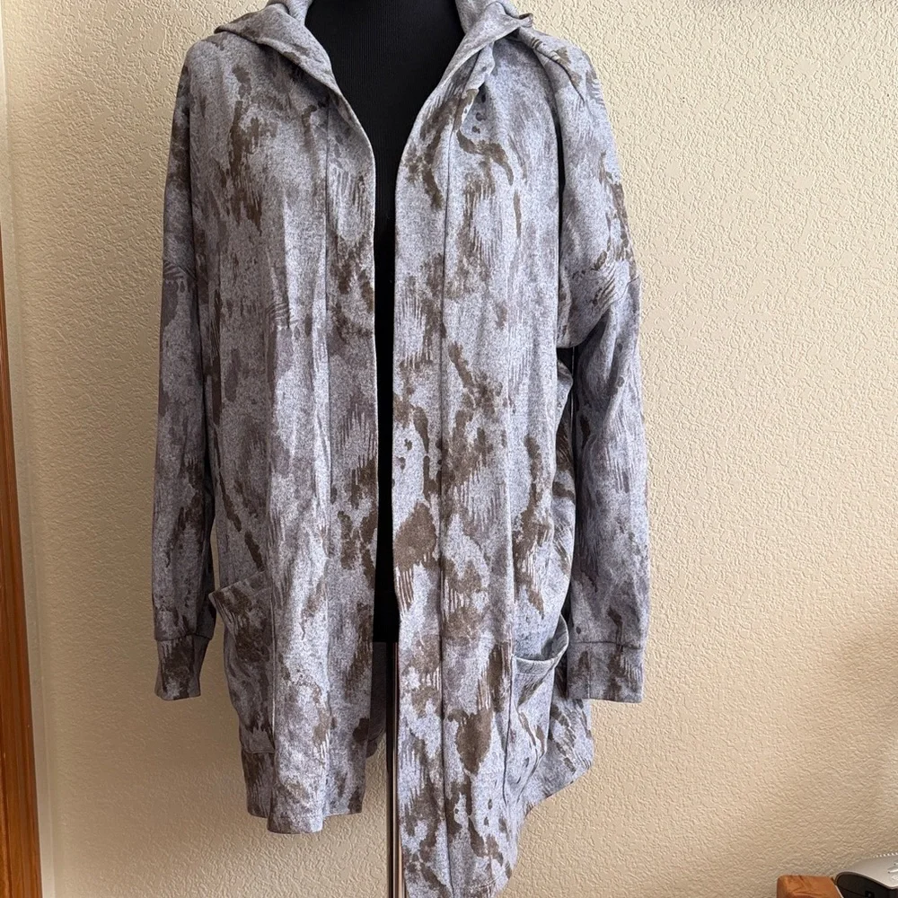 LuLaRoe Cozy Patterned Cardigan - Picture 1 of 3